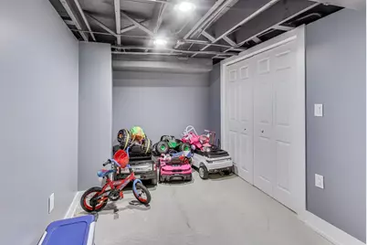 10441 S Prairie Avenue, Chicago, IL 60628 - Photo 23