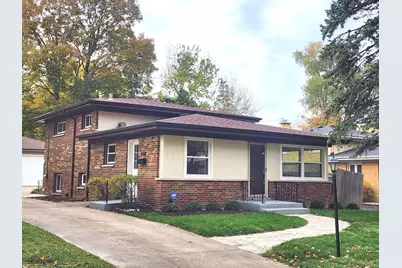 223 Kenloch Avenue, Libertyville, IL 60048 - Photo 1