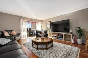 1931 Prairie Square, Schaumburg, IL 60173 - Photo 3