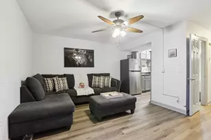 634 Robin Ct, Grayslake, IL 60030 - Photo 9