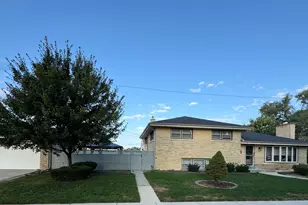 5501 Mulford St, Skokie, IL 60077 - Photo 1