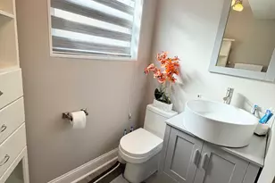 5501 Mulford St, Skokie, IL 60077 - Photo 21