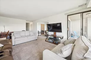 453 Raintree Dr, Glen Ellyn, IL 60137 - Photo 5