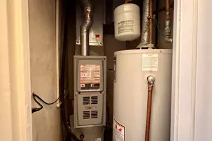 17318 Walter St, Lansing, IL 60438 - Photo 11