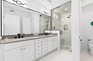 1767 W Rosehill Dr, Chicago, IL 60660 - Photo 17