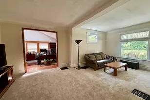 9801 S Longwood Dr, Chicago, IL 60643 - Photo 3