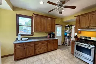 9801 S Longwood Dr, Chicago, IL 60643 - Photo 11