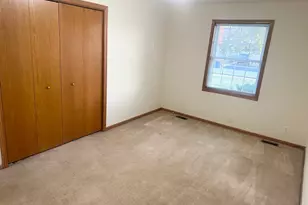 1151 Mary Ct, Dekalb, IL 60115 - Photo 9