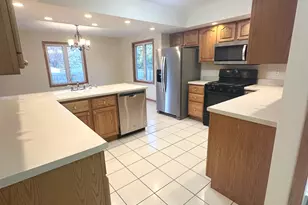 1151 Mary Ct, Dekalb, IL 60115 - Photo 3