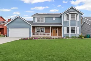 303 Mainsail Dr, Third Lake, IL 60030 - Photo 1