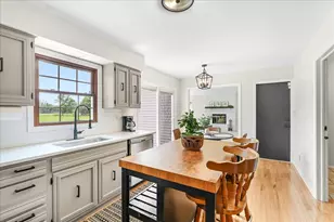 1012 Bainbridge Dr, Naperville, IL 60563 - Photo 9