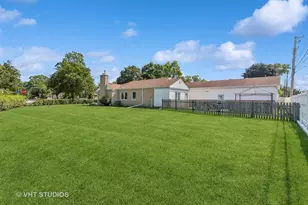 5261 Mulford St, Skokie, IL 60077 - Photo 19