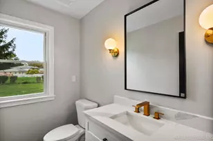 27 S Canterbury Rd, Aurora, IL 60506 - Photo 21