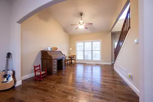 402 Gentian St, Savoy, IL 61874 - Photo 7