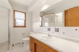 8556 N Oriole Ave, Niles, IL 60714 - Photo 9