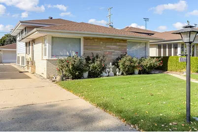 8556 N Oriole Avenue, Niles, IL 60714 - Photo 1