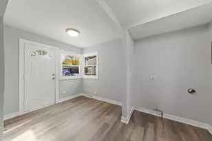 5701 W 89th Pl, Oak Lawn, IL 60453 - Photo 7