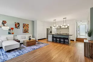 1319 N Sandburg Terrace, Chicago, IL 60610 - Photo 3