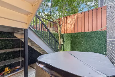 1319 N Sandburg Terrace, Chicago, IL 60610 - Photo 31