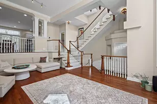 2005 Valor Ct, Glenview, IL 60026 - Photo 3