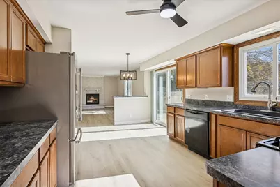 1041 Barlina Road, Crystal Lake, IL 60014 - Photo 11