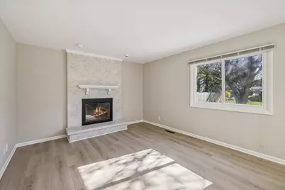 1041 Barlina Road, Crystal Lake, IL 60014 - Photo 15