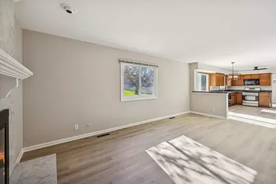 1041 Barlina Road, Crystal Lake, IL 60014 - Photo 17