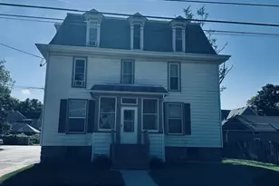 330 W Sycamore Street W, Sycamore, IL 60178 - Photo 1