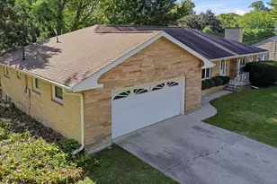 1304 Park Ln, Dixon, IL 61021 - Photo 7