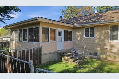 1304 Park Lane, Dixon, IL 61021 - Photo 5