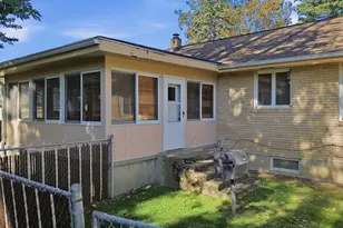 1304 Park Ln, Dixon, IL 61021 - Photo 5