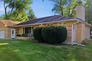 1304 Park Ln, Dixon, IL 61021 - Photo 3