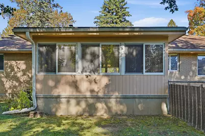 1304 Park Lane, Dixon, IL 61021 - Photo 9