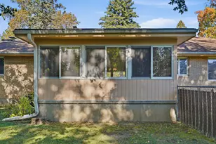 1304 Park Ln, Dixon, IL 61021 - Photo 9