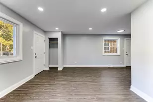 7237 S St Lawrence Ave, Chicago, IL 60619 - Photo 9