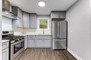 7237 S St Lawrence Ave, Chicago, IL 60619 - Photo 11