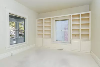 1513 E Grove Street, Bloomington, IL 61701 - Photo 11