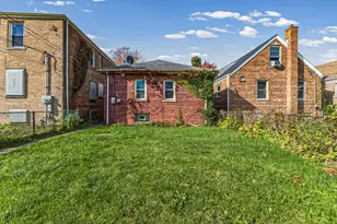 8643 S Kingston Ave, Chicago, IL 60617 - Photo 23