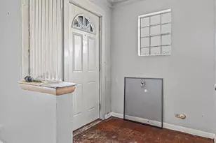 8643 S Kingston Ave, Chicago, IL 60617 - Photo 5