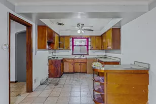 8643 S Kingston Ave, Chicago, IL 60617 - Photo 13