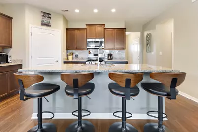 1150 Americana Avenue, Pingree Grove, IL 60140 - Photo 7