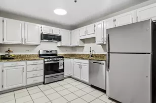 451 Town Pl Cir, Buffalo Grove, IL 60089 - Photo 9