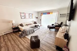 1321 S Finley Rd, Lombard, IL 60148 - Photo 7