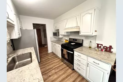 1321 S Finley Road #107, Lombard, IL 60148 - Photo 5