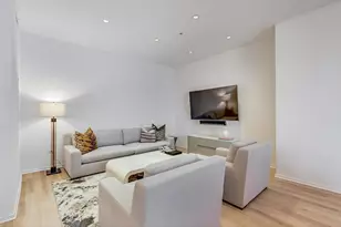 500 W Superior St, Chicago, IL 60654 - Photo 13