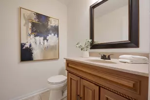 201 N Cambridge Dr, Geneva, IL 60134 - Photo 15