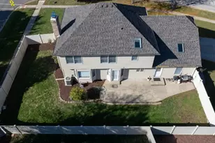 201 N Cambridge Dr, Geneva, IL 60134 - Photo 39