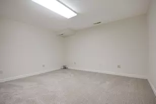 201 N Cambridge Dr, Geneva, IL 60134 - Photo 31