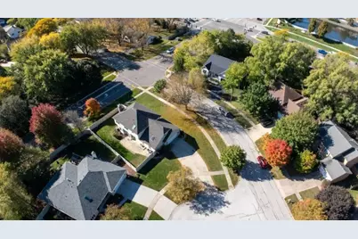 201 N Cambridge Drive, Geneva, IL 60134 - Photo 41