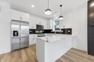 3900 S Lake Park Ave, Chicago, IL 60653 - Photo 9